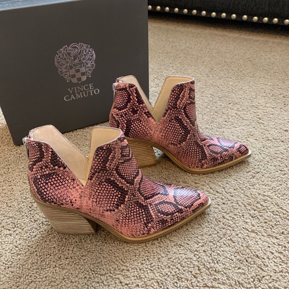 LAST 6 Vince Camuto Gigietta Snakeskin Emboss Boot - Picture 9 of 12